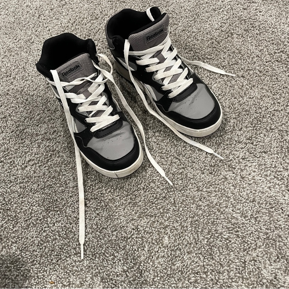 Reebok boys Black and White Sneakers